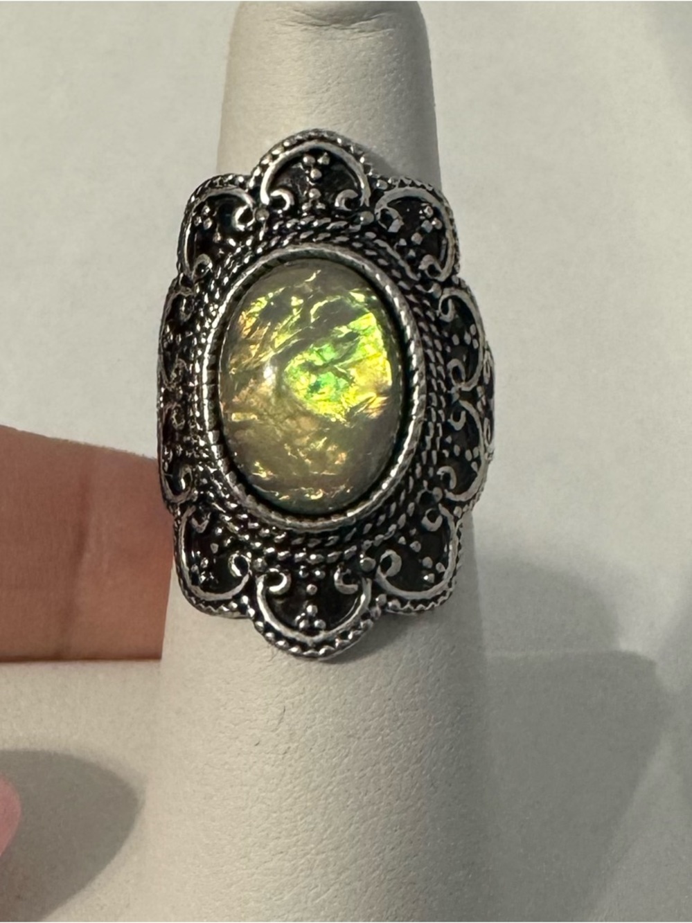 Vintage Style Filigree Ring Iridescent Cabochon Stone Silver Tone Size 6